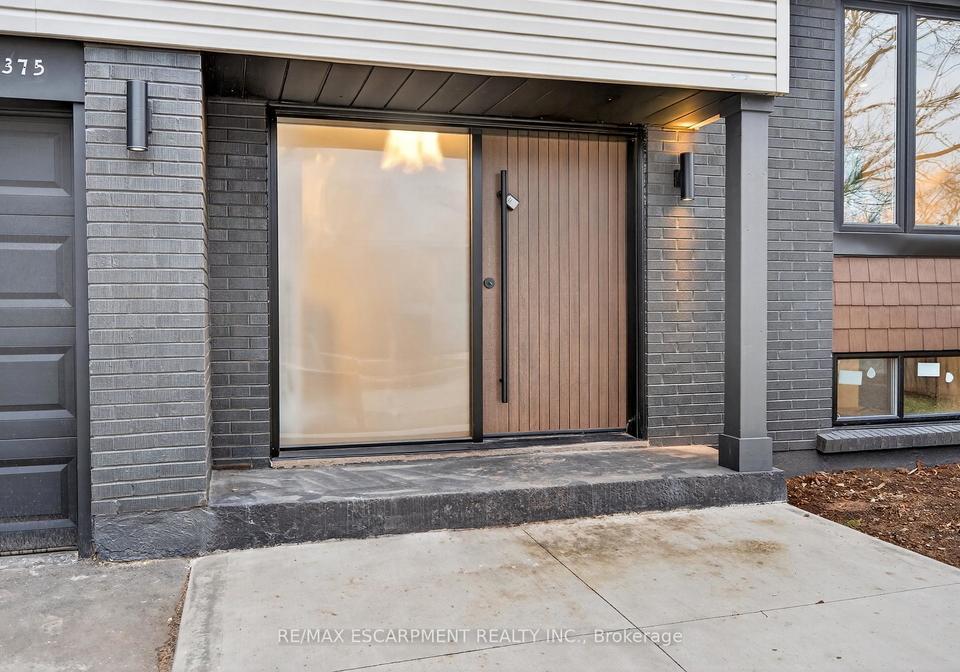 5375-riverside-drive-burlington-ontario-w12693682