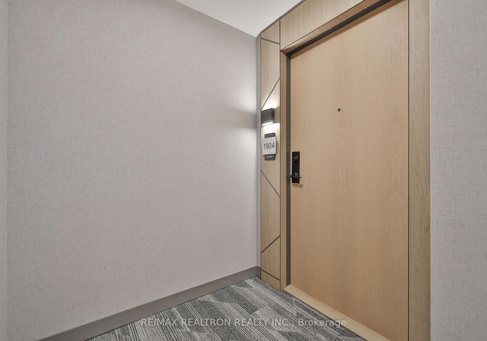 202-burnhamthorpe-road-e-mississauga-ontario-w12693726