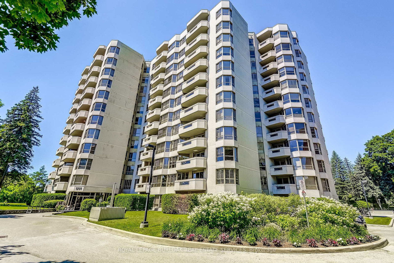 1201-north-shore-boulevard-e-burlington-ontario-w12694568