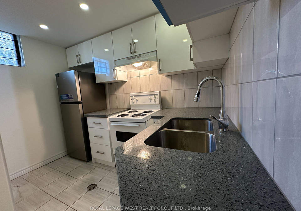 1294-forest-hill-oakville-ontario-w12695012