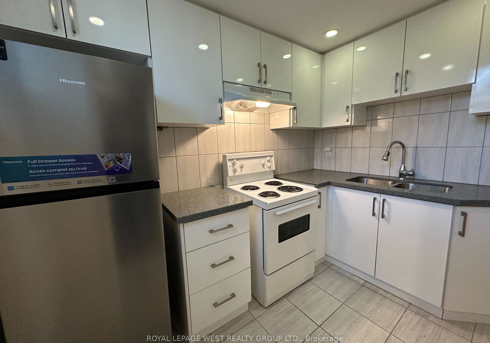1294-forest-hill-oakville-ontario-w12695012