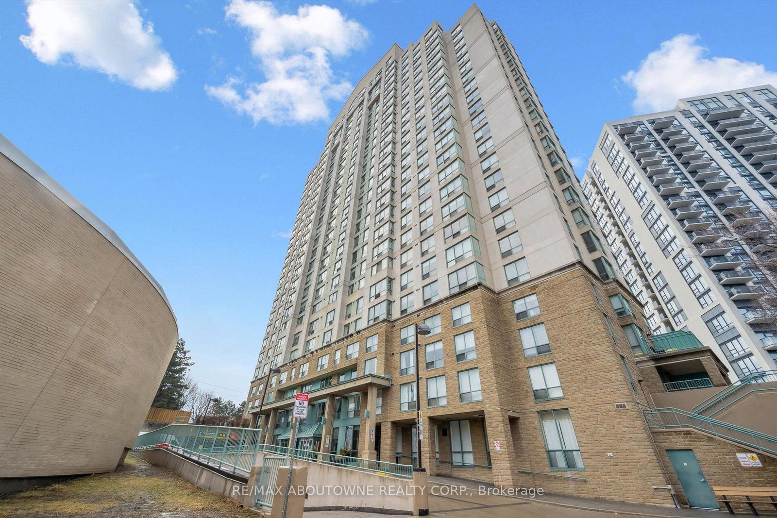 101-subway-crescent-etobicoke-ontario-w12695524