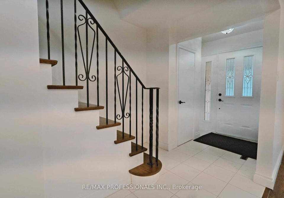 109-botfield-avenue-etobicoke-ontario-w12695534