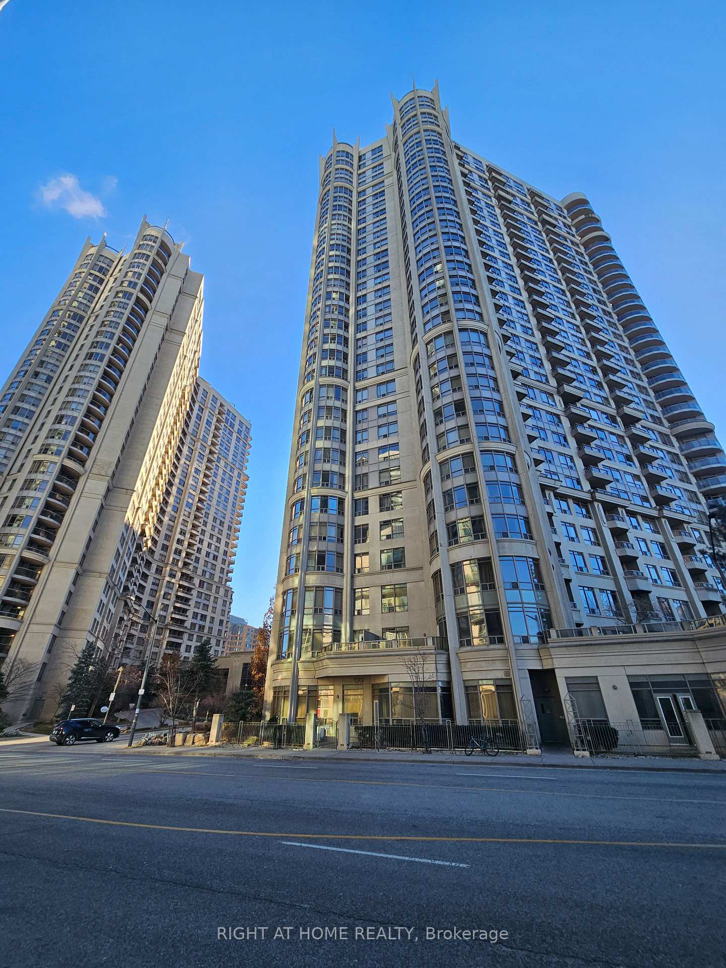 3880-duke-of-york-boulevard-mississauga-ontario-w12695862