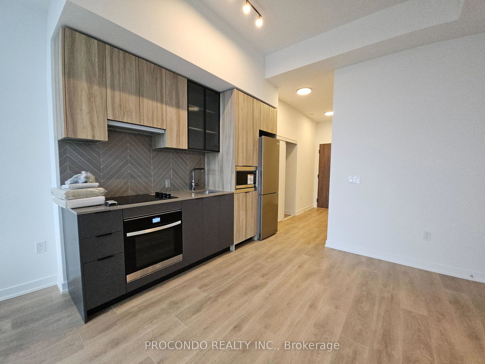 1037-the-queensway-etobicoke-ontario-w12697074