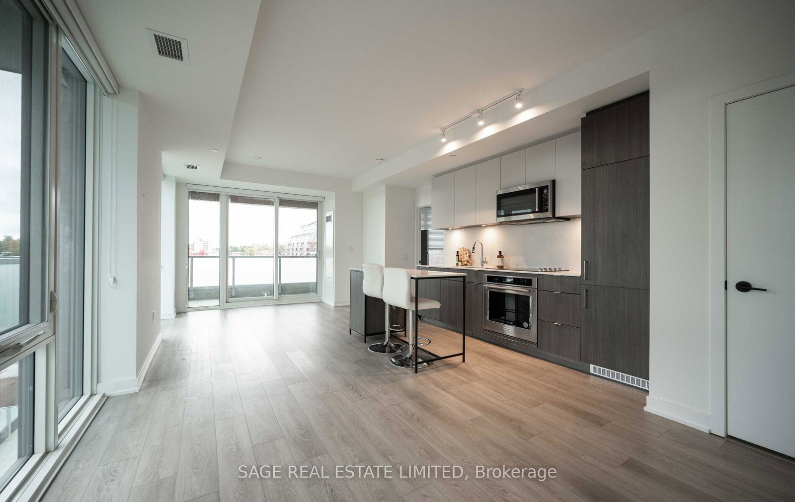 215-lakeshore-road-w-mississauga-ontario-w12697186