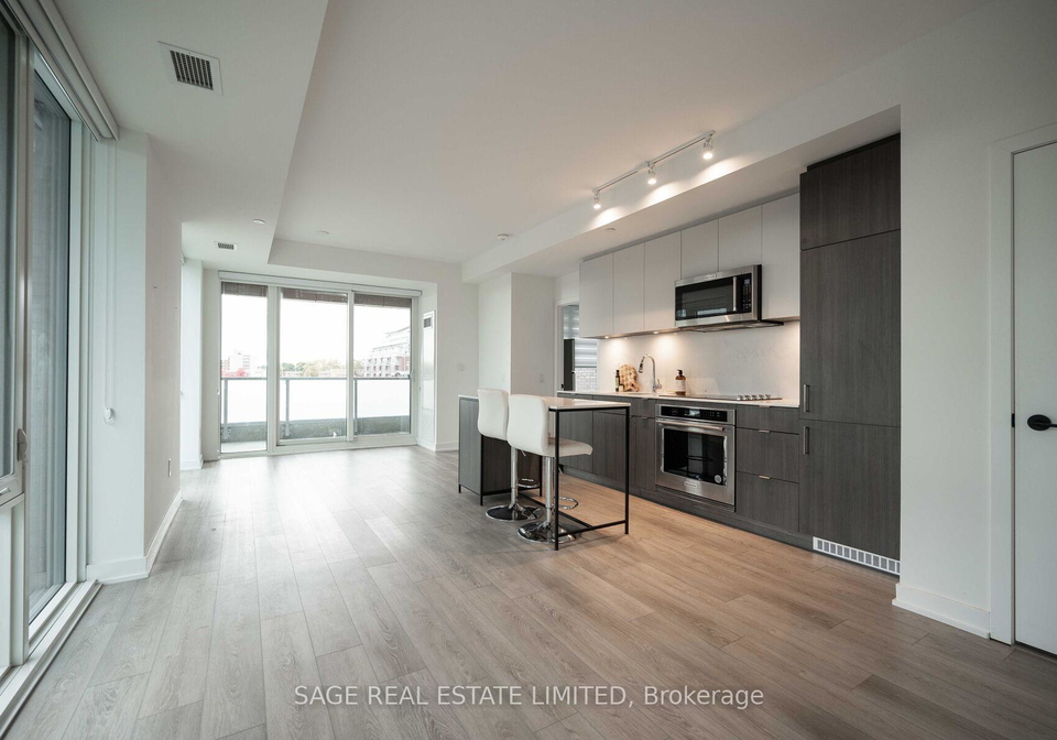 215-lakeshore-road-w-mississauga-ontario-w12697186