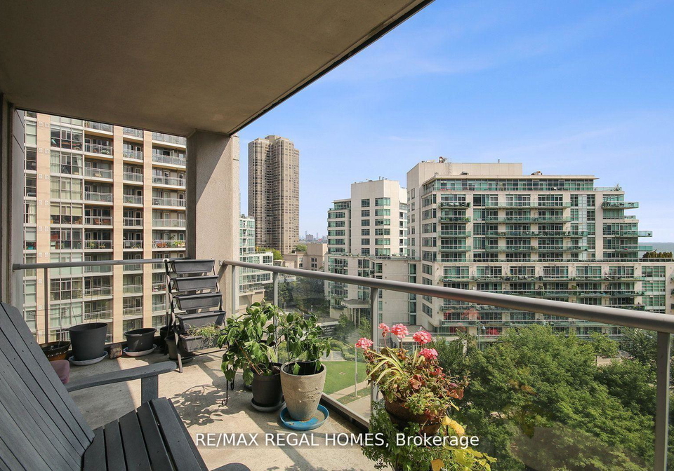 2083-lake-shore-boulevard-w-etobicoke-ontario-w12698360