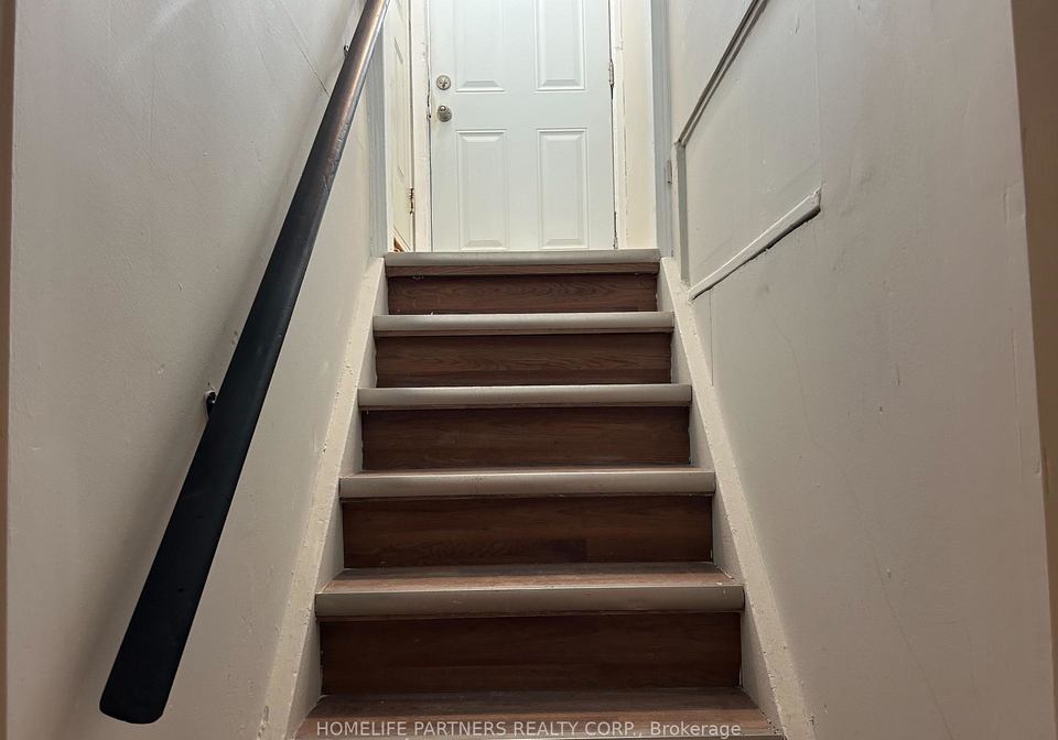 40-strathavon-drive-etobicoke-ontario-w12698556