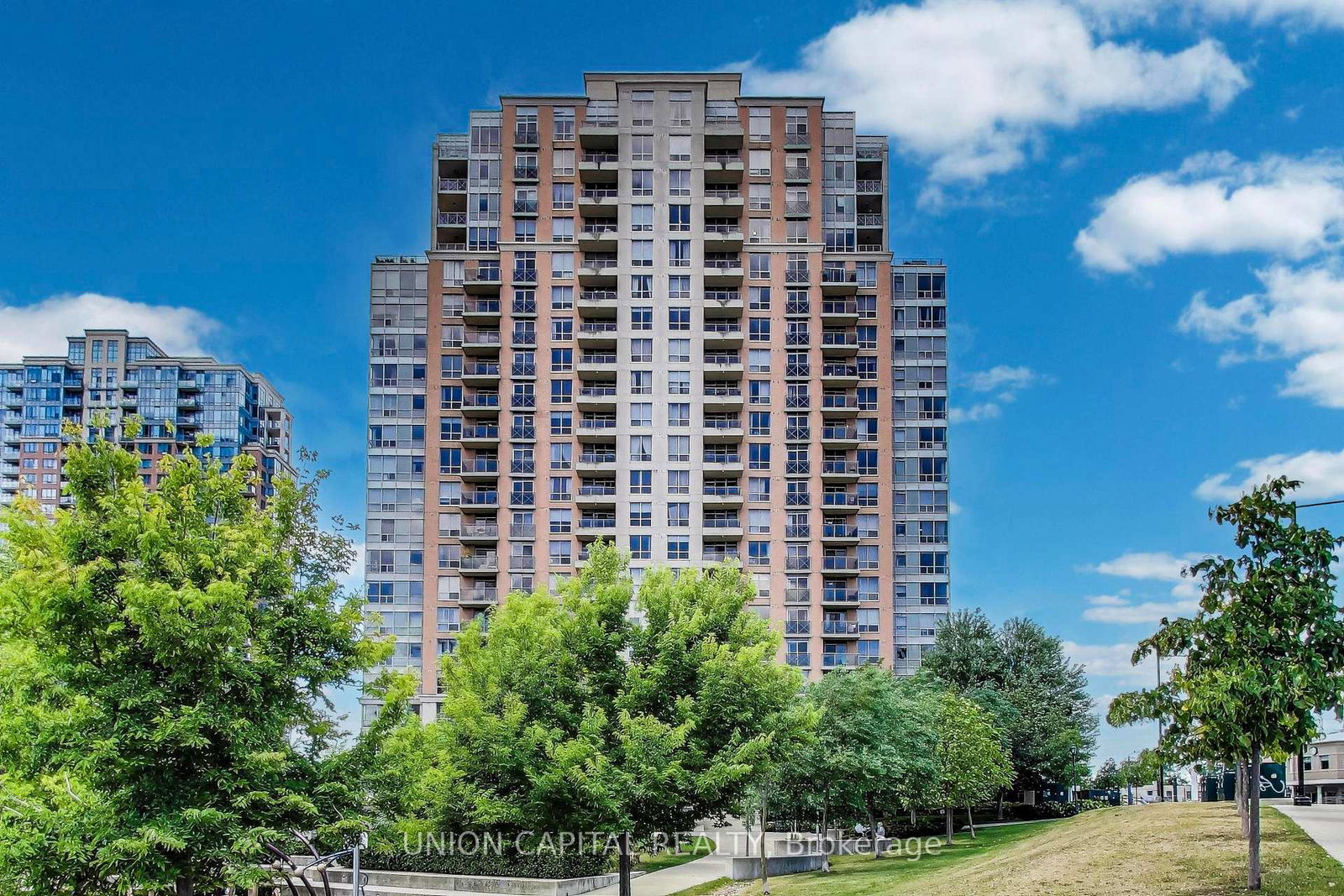 5229-dundas-street-w-etobicoke-ontario-w12698754