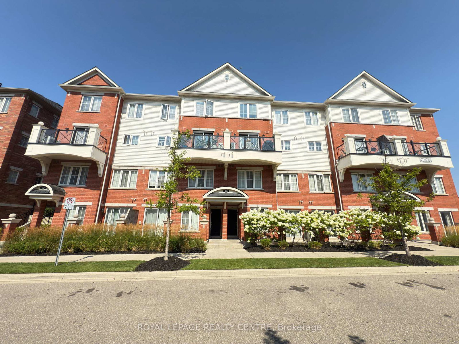 2472-post-road-oakville-ontario-w12698958