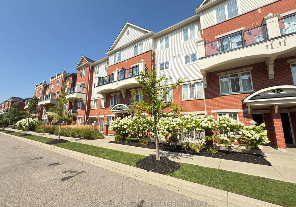 2472-post-road-oakville-ontario-w12698958