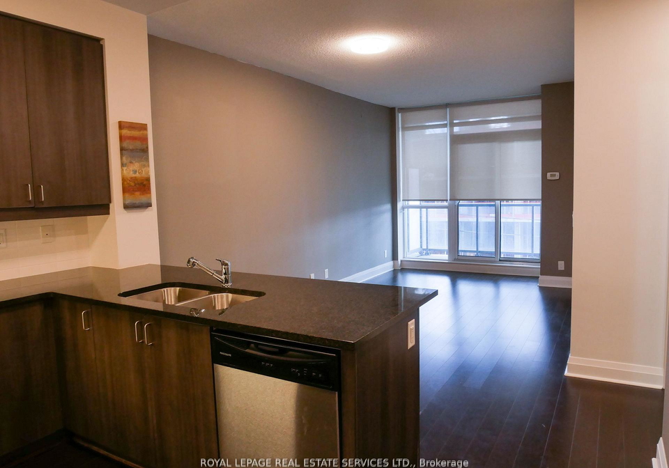1185-the-queensway-avenue-etobicoke-ontario-w12698994