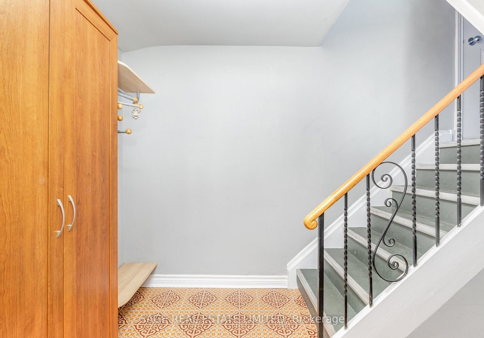 1-forty-first-street-etobicoke-ontario-w12699216