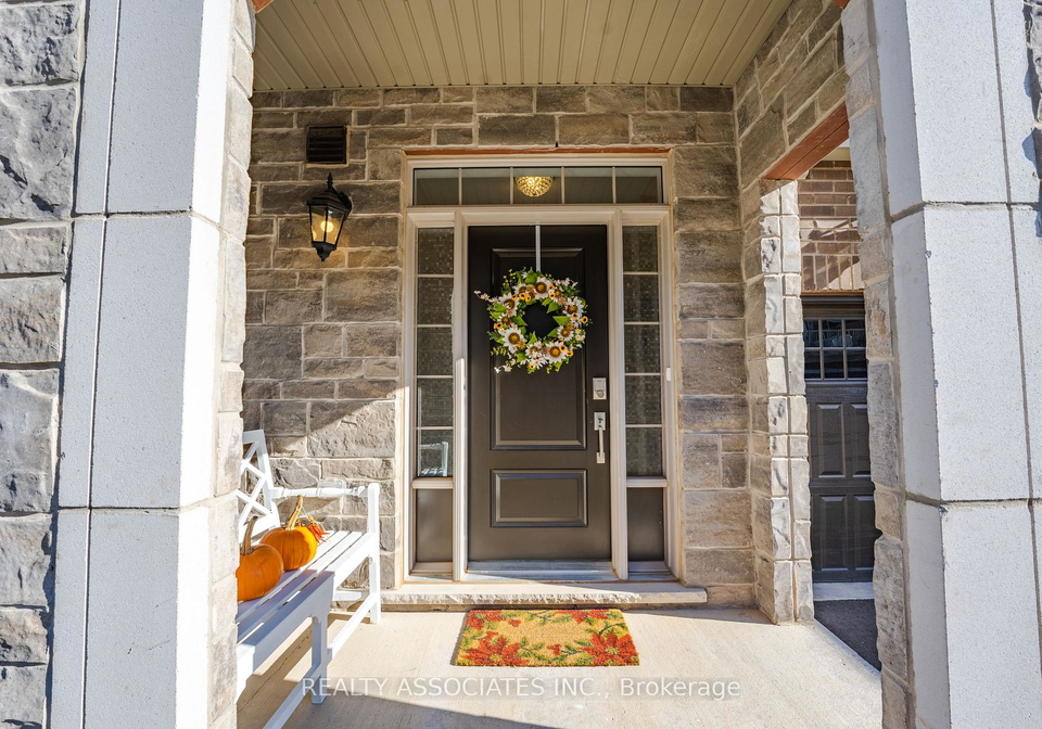 3333-mockingbird-common-oakville-ontario-w12699812