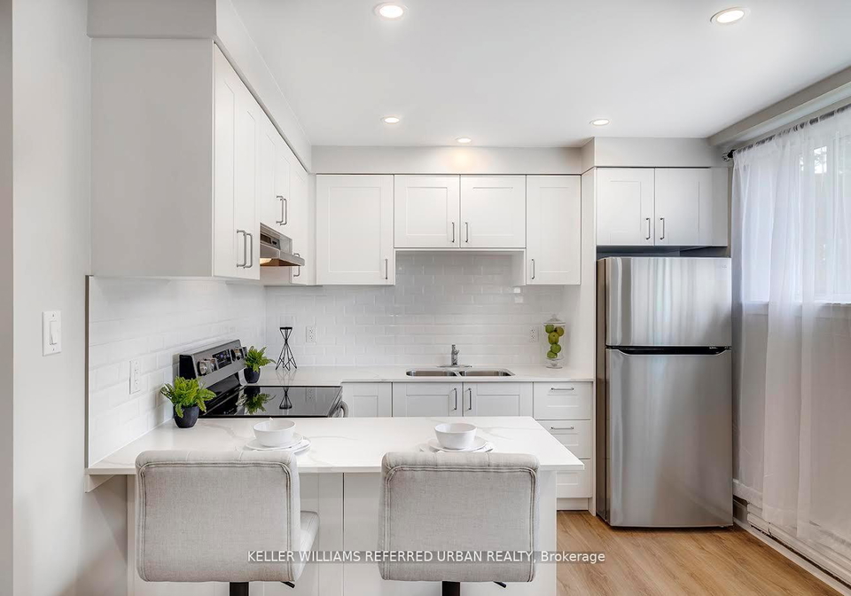 90-portland-street-etobicoke-ontario-w12700744