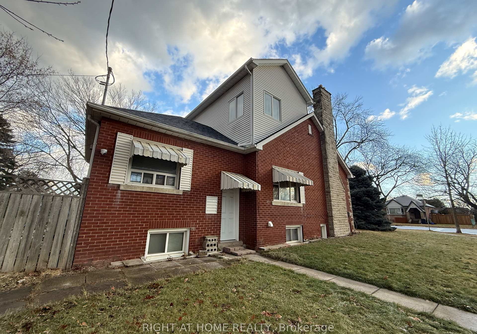 44-ash-crescent-etobicoke-ontario-w12701032