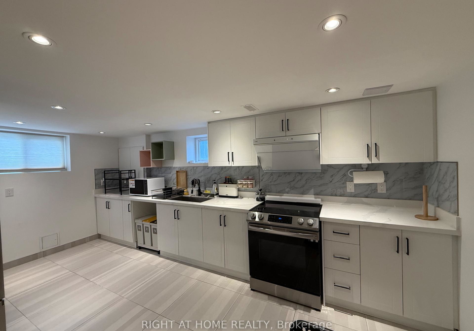 44-ash-crescent-etobicoke-ontario-w12701032
