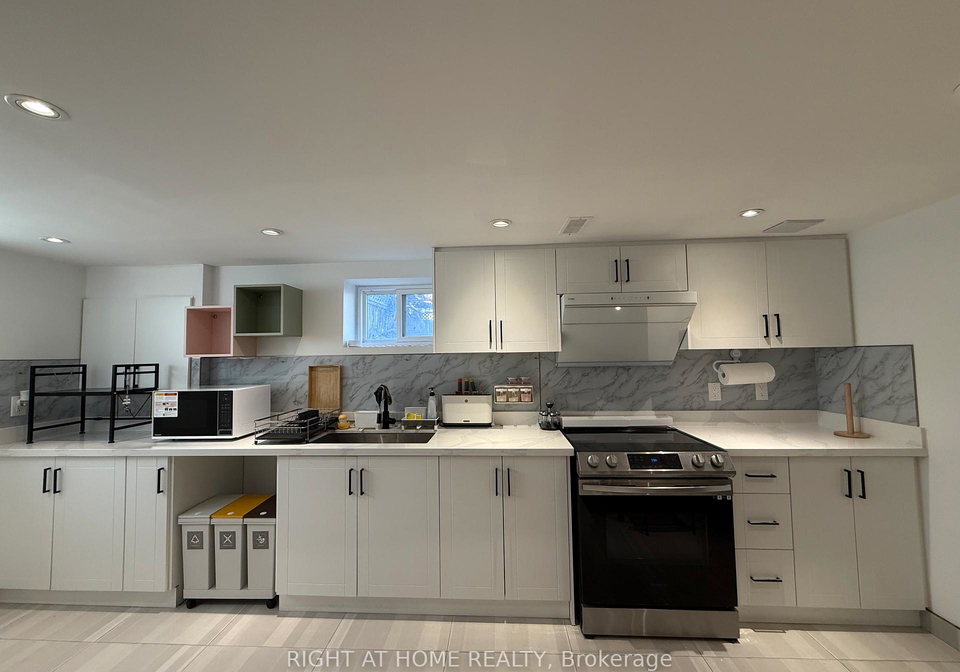 44-ash-crescent-etobicoke-ontario-w12701032