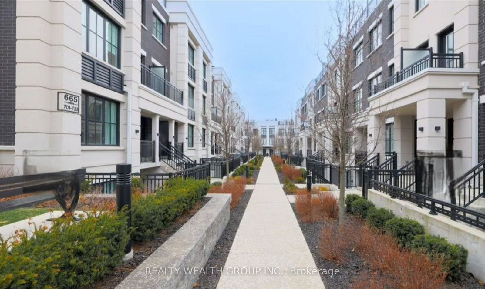 665-cricklewood-drive-mississauga-ontario-w12701060
