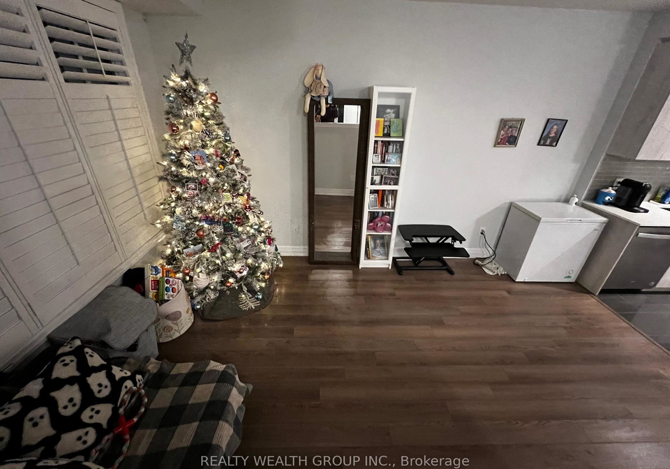 665-cricklewood-drive-mississauga-ontario-w12701060