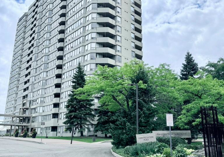 700-constellation-drive-mississauga-ontario-w12701086