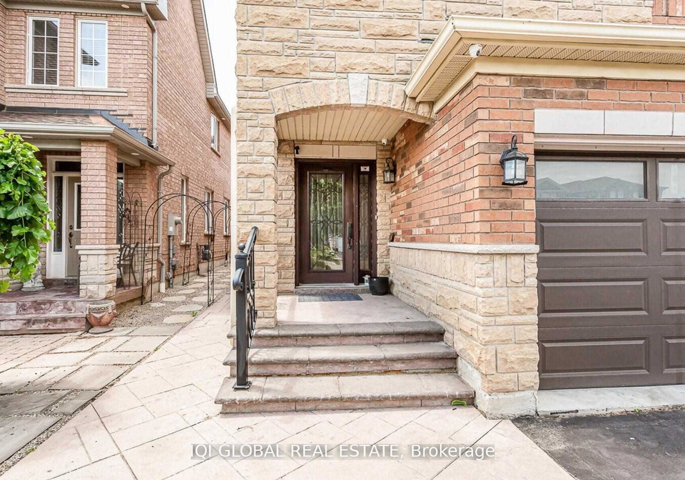 6678-nimbus-gate-mississauga-ontario-w12701560