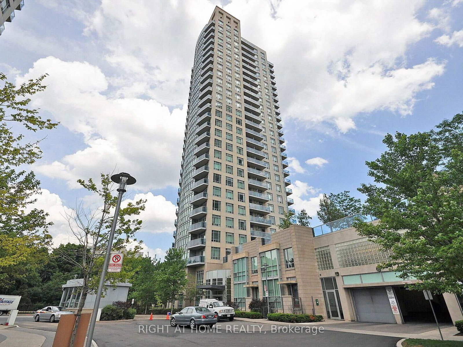 90-absolute-avenue-mississauga-ontario-w12701662