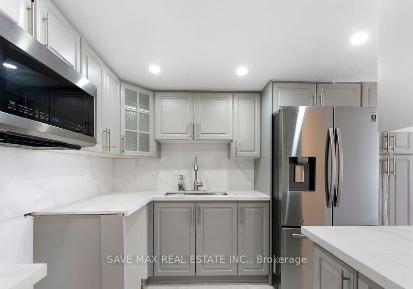 25-agnes-street-mississauga-ontario-w12701788