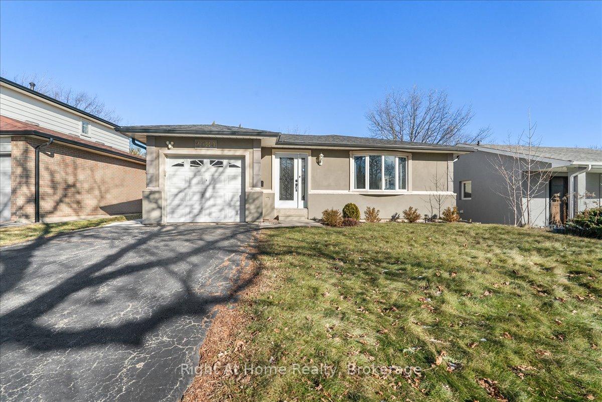 2584-kinnerton-crescent-mississauga-ontario-w12701882
