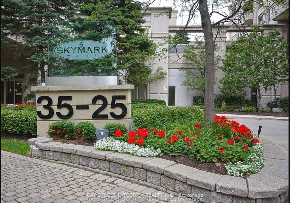 25-kingsbridge-garden-circle-mississauga-ontario-w12703700