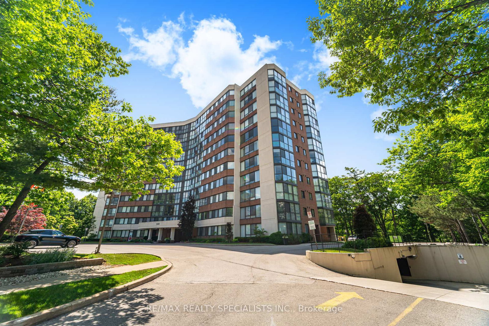 1240-marlborough-court-oakville-ontario-w12704208