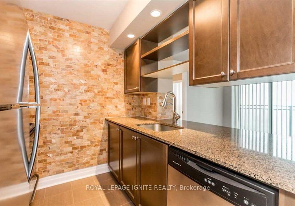 215-queen-street-e-brampton-ontario-w12704542