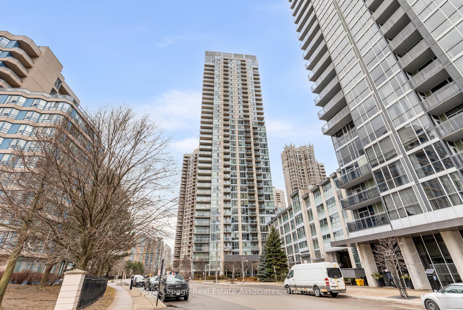 225-webb-drive-mississauga-ontario-w12705020