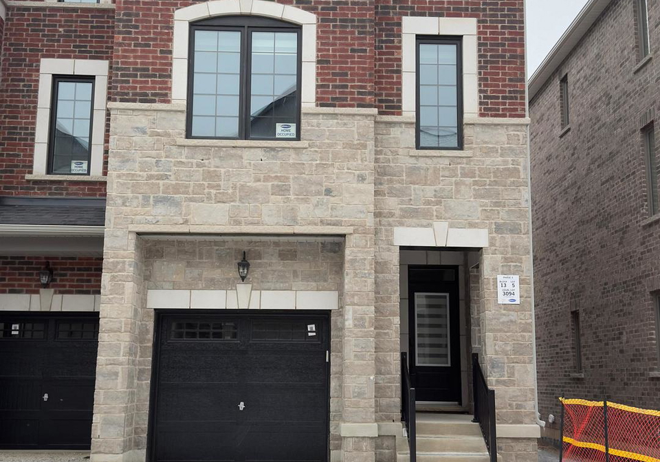 41-yellow-rail-crescent-brampton-ontario-w12705276
