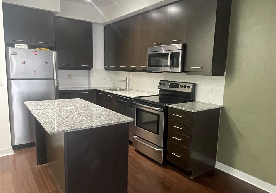360-square-one-drive-mississauga-ontario-w12706606