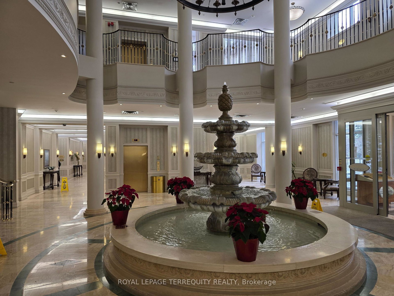 35-kingsbridge-garden-circle-mississauga-ontario-w12707394