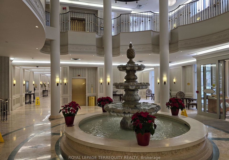 35-kingsbridge-garden-circle-mississauga-ontario-w12707394