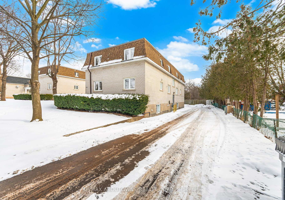 2320-hixon-street-oakville-ontario-w12707570
