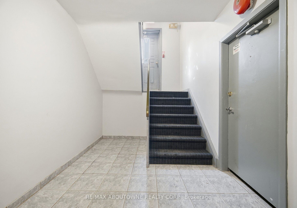 2320-hixon-street-oakville-ontario-w12707570