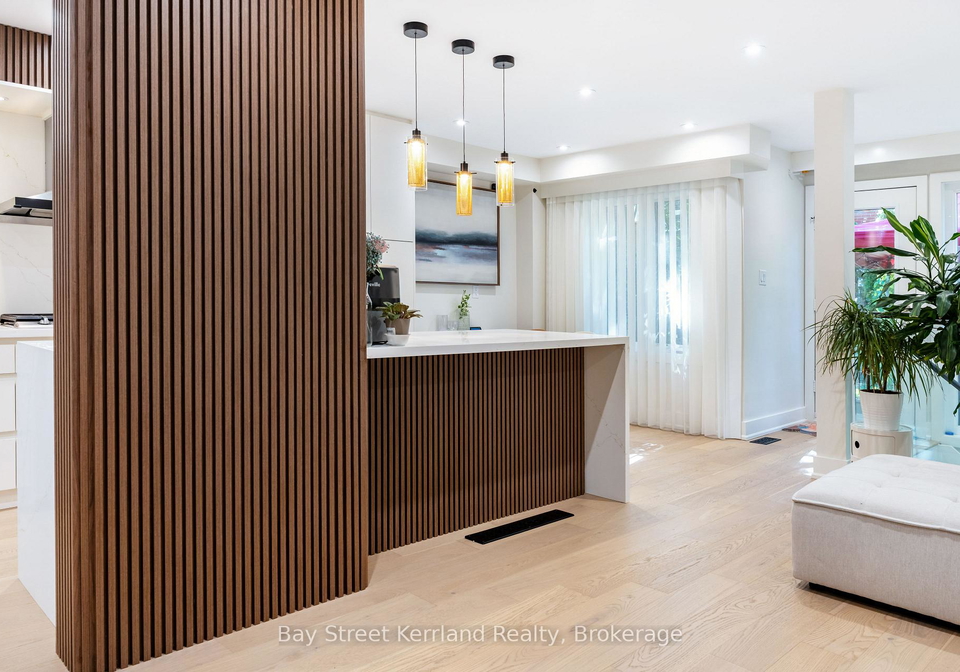 1084-queen-street-w-mississauga-ontario-w12707710