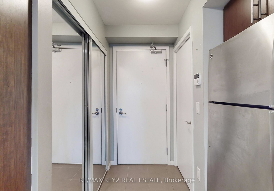 830-lawrence-avenue-w-north-york-ontario-w12707978