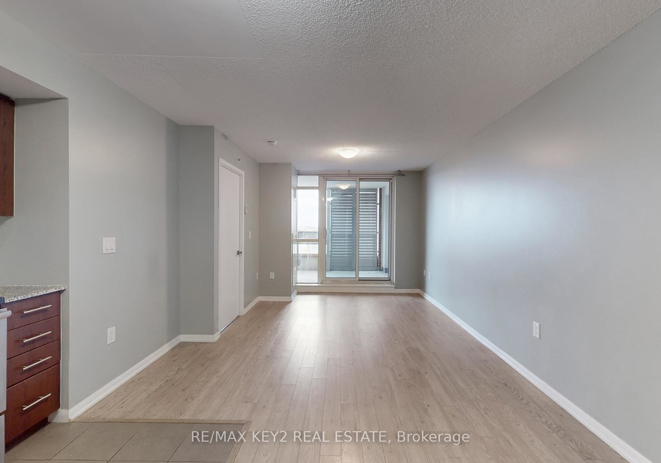 830-lawrence-avenue-w-north-york-ontario-w12707978