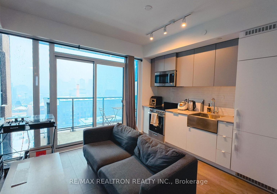 270-dufferin-street-toronto-ontario-w12709258