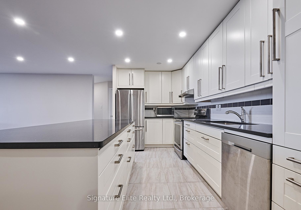 1535-lakeshore-road-e-mississauga-ontario-w12710920