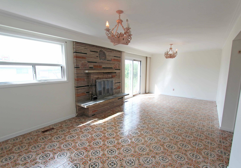 33-paulvale-crescent-york-ontario-w12711580