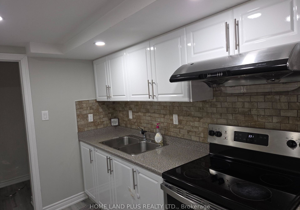 23-lanark-circle-brampton-ontario-w12711728