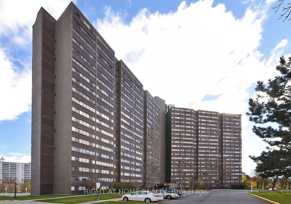 11-wincott-drive-etobicoke-ontario-w12711992