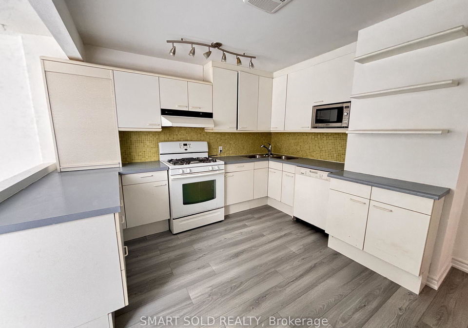 5-winfield-avenue-toronto-ontario-w12712528