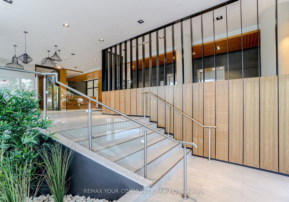 1-neighbourhood-lane-etobicoke-ontario-w12712988